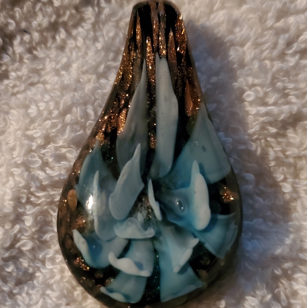 BLUE FLOWER GLASS PENDANT